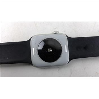 Apple Watch Series SE Sold For Parts
