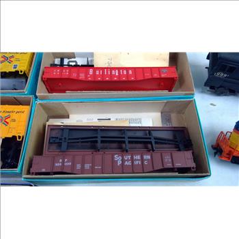 Athearn Miniature Train/Freightcars, 8 Pieces