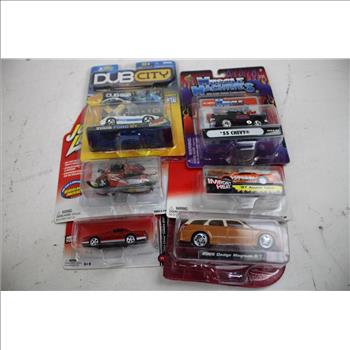 Auto World, Johnny Lightning, Muscle Machines, And More Die-Cast Cars Lot, 16 Pieces
