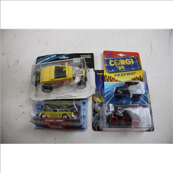 Auto World, Johnny Lightning, Muscle Machines, And More Die-Cast Cars Lot, 16 Pieces