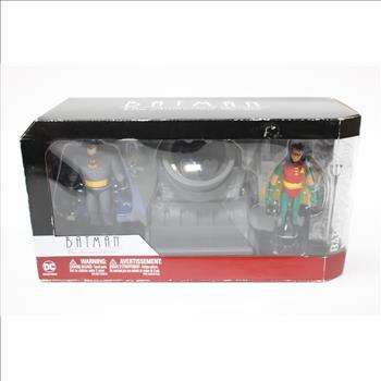 Batman The Animated- Batman & Robin With Bat Signal And Batmobile