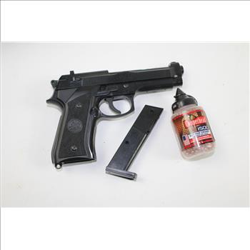 Bb Gun With A  Extended Mag  And Crosman Copperhead Coated BBs 1500 BB