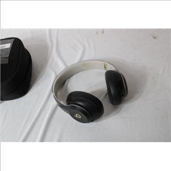 Beats Studio Pro Bluetooth Headphones With Case
