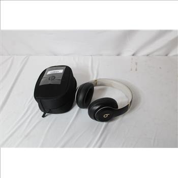 Beats Studio Pro Bluetooth Headphones With Case