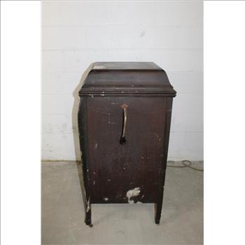 Bernard Manufacturing Co. Claxtonola Phonograph