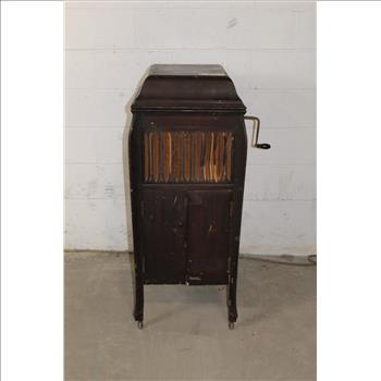 Bernard Manufacturing Co. Claxtonola Phonograph