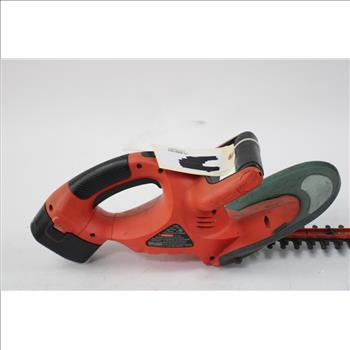 Black& Decker Cordless Hedge Trimmer