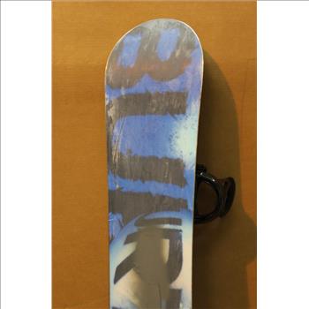 Burton Clash One Hundred And Fifty Seven 57w Snowboard With Bindings