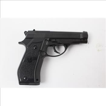 C02 Pellet Gun With Pellets And C02 Cannisters