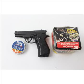 C02 Pellet Gun With Pellets And C02 Cannisters