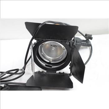 Cabela's Bag With Impact Qualite 300 Focusing Light And More