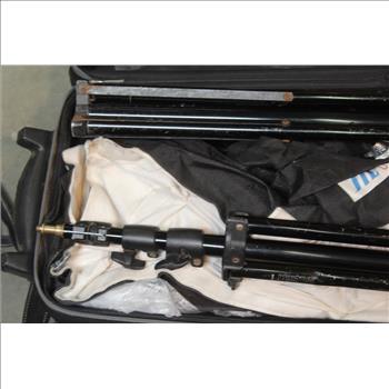 Calumet MF6040 Light Stands &  Calumet Travelite 750R Strobe Lights; 4 Pieces