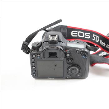 Canon EOS 7D 35mm SLR Camera