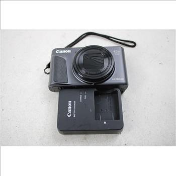 Canon Powershot Digital Camera With Canon Battery Charger