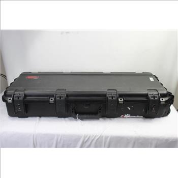 Carre Size L,  Oversized Clothing  6 Pieces And Hard Case