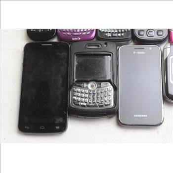Cell Phone Lot: Motorola, Blackberry And More 10+ Pieces, Sold For Parts