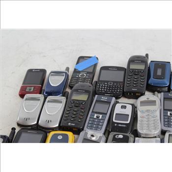Cell Phone Lot: Nokia, Motorola And More: 35+ Pieces, Sold For Parts