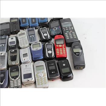 Cell Phone Lot: Nokia, Motorola And More: 35+ Pieces, Sold For Parts