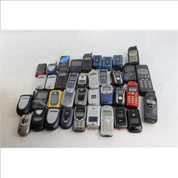 Cell Phone Lot: Nokia, Motorola And More: 35+ Pieces, Sold For Parts