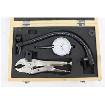 Cen-Tech Dial Indicator With Flex Stand And Clamp With Case