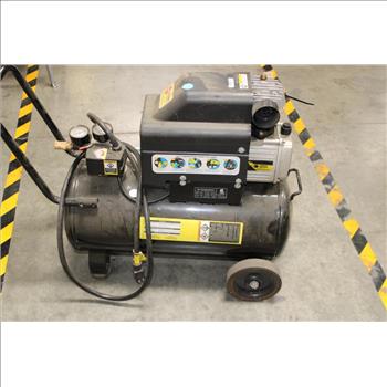 Central Pneumatic 8 Gallon Oil Lube Air Compressor