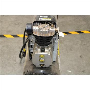 Central Pneumatic 8 Gallon Oil Lube Air Compressor