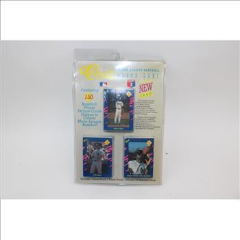 Classic MLB Board Game Featuring 150 Picture Cards