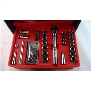 Craftsman Tool Chest With Socket Wrench Set