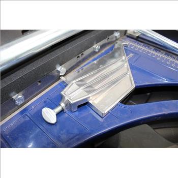 Crain Vinyl Tile Cutter In Case