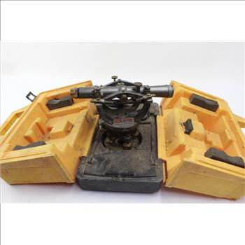 David White Universal 8300 Level Transit With Case