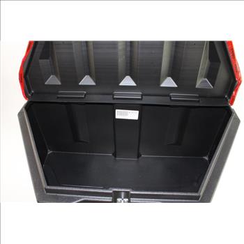 DeeZee Triangle Poly Chest