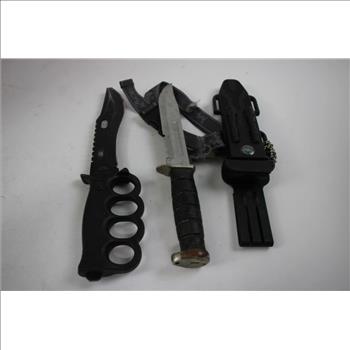 Defender Xtreme And Other Knives, 2 Pieces