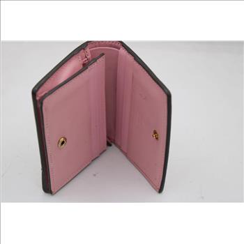 Designer Gucci Wallet - Doublechecked By Entrupy
