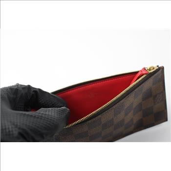 Designer Louis Vuitton Zipper Pouch - Doublechecked By Entrupy