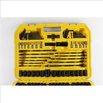 DeWalt 100+ PiecesTool Set