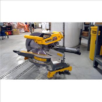 DeWalt 12'' Compound Miter Saw