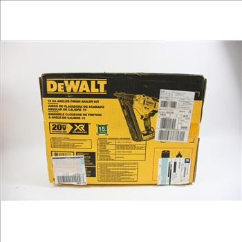 Dewalt 15 GA Angled Finish Nailer Kit