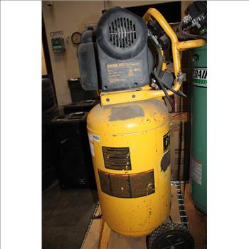 Dewalt 15 Gal. Portable Air Compressor 200 Psi