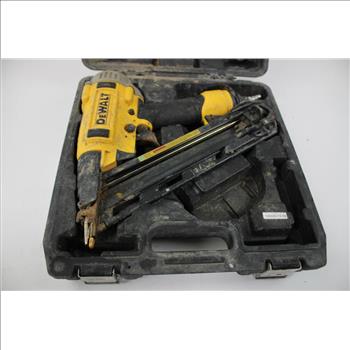 DeWalt 15-Gauge Finish Nailer