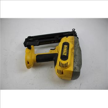 Dewalt 16-Gauge Angled Finish Nailer