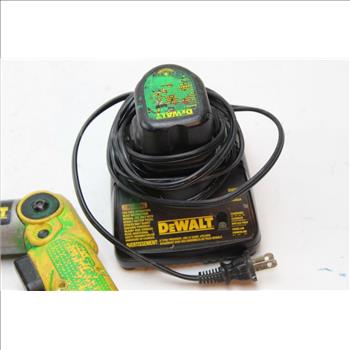 Dewalt 7.2V Heavy Duty Cordless Screwdriver With Accessories