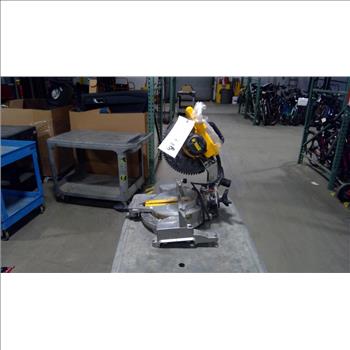 DeWalt Compound Miter Saw