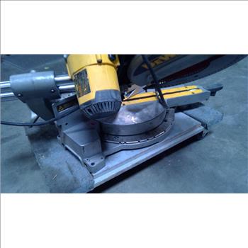 DeWalt Compound Miter Saw