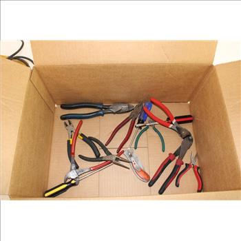 DeWalt Drywall Screwdriver & Hand Tools, 15+ Pieces