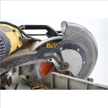 DeWalt DW716 Miter Saw