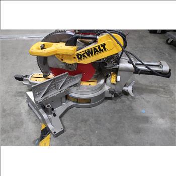 DeWalt DWS779 Double Bevel Sliding Compound Miter Saw