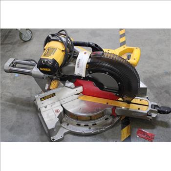 DeWalt DWS779 Double Bevel Sliding Compound Miter Saw