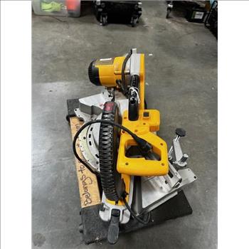 DeWalt DWS780 12 In. Double Bevel Sliding Compound Miter Saw