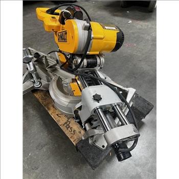 DeWalt DWS780 12 In. Double Bevel Sliding Compound Miter Saw