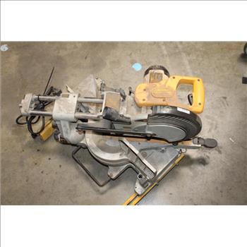 DeWalt Sliding Compound Miter Saw